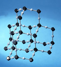 二氧化硅晶体中最小环由十二个原子构成